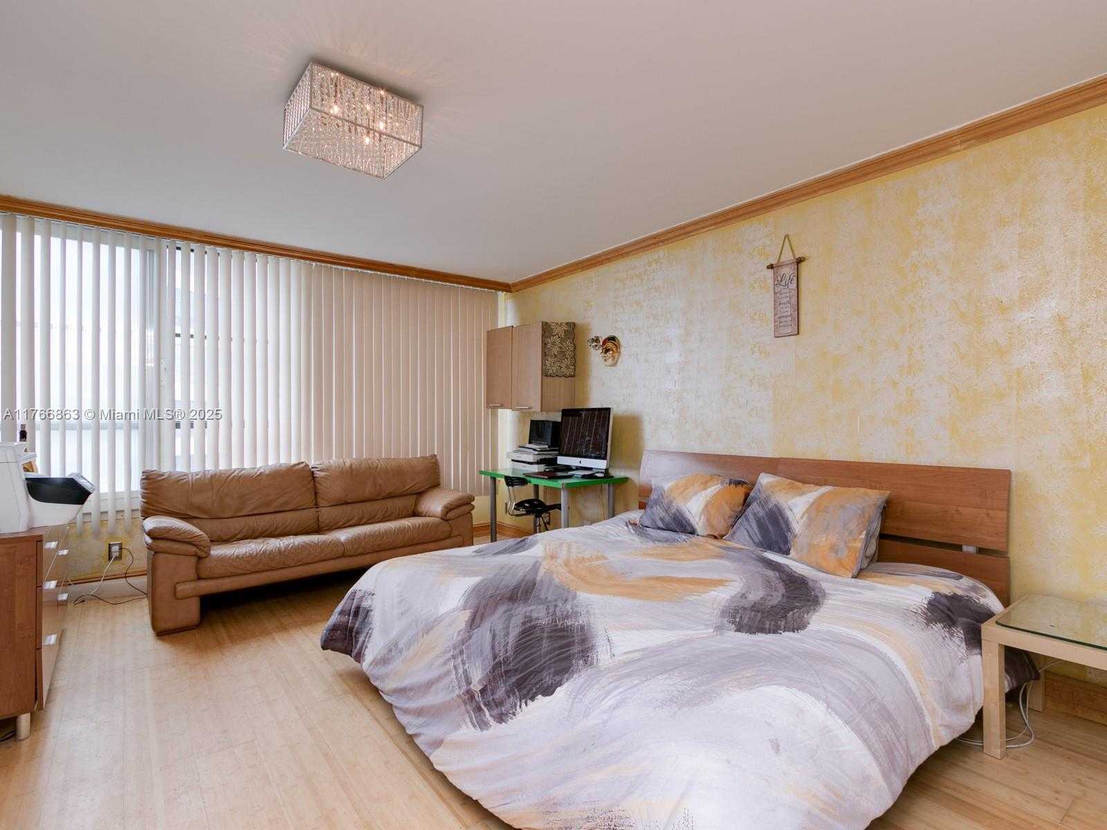 Small Image of 600 THREE ISLANDS BLVD #912, Hallandale Beach Number 23