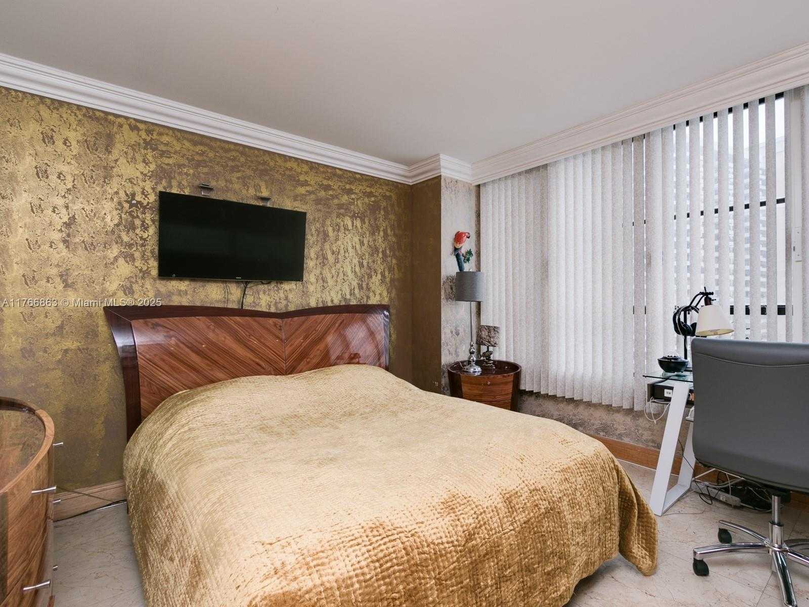 Small Image of 600 THREE ISLANDS BLVD #912, Hallandale Beach Number 24
