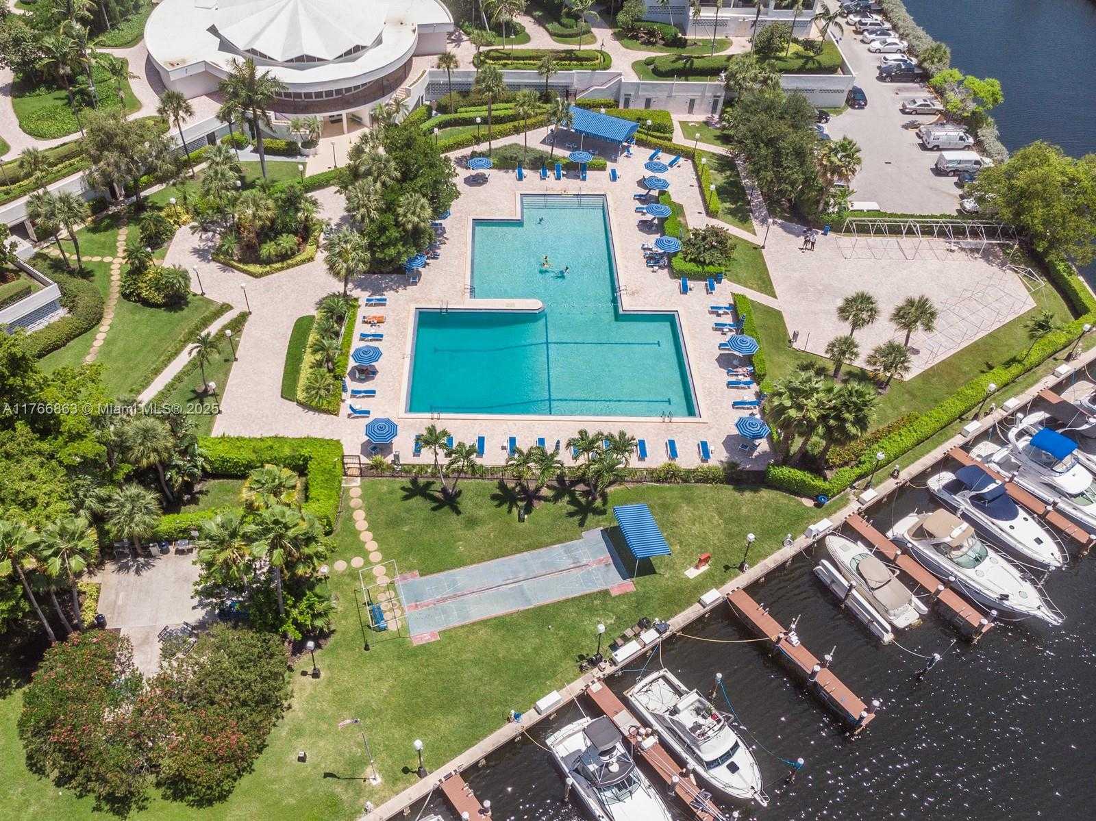 Small Image of 600 THREE ISLANDS BLVD #912, Hallandale Beach Number 4