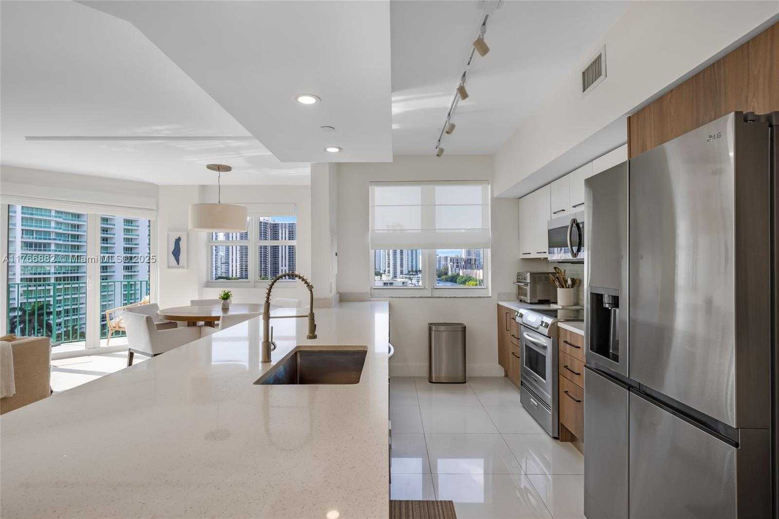 Small Image of 20000 EAST COUNTRY CLUB DR #911, Aventura Number 15