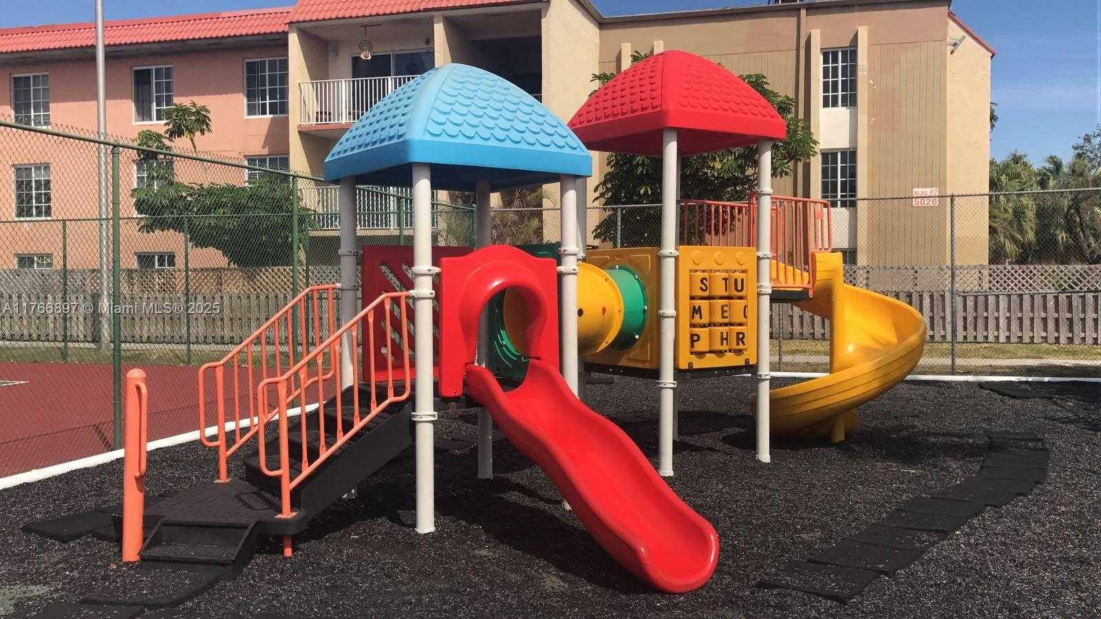 Small Image of 5122 NORTH WEST 79TH AVE #205, Doral Number 2