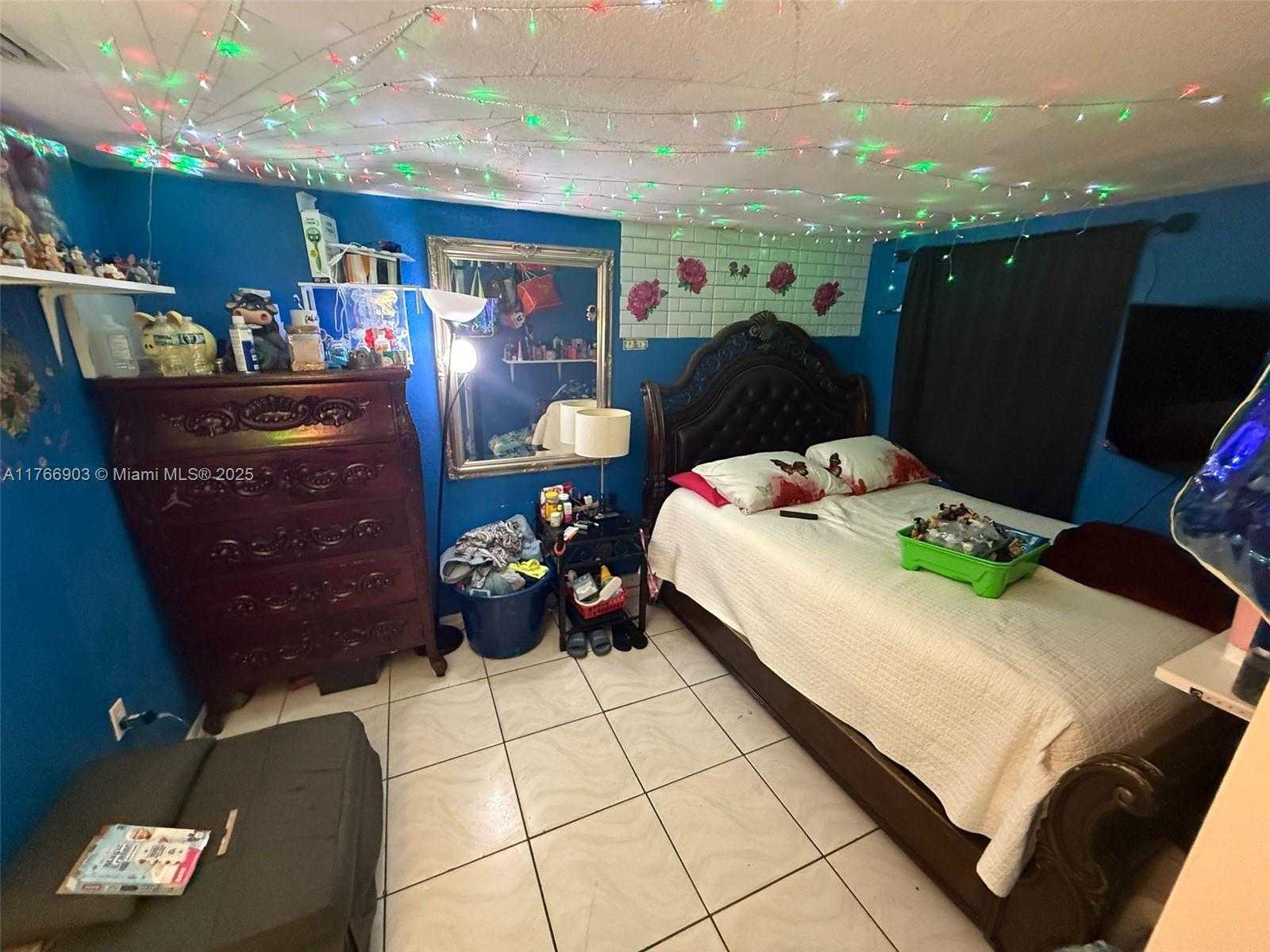 Small Image of 417 NORTH WEST 84TH ST #417, Miami Number 14