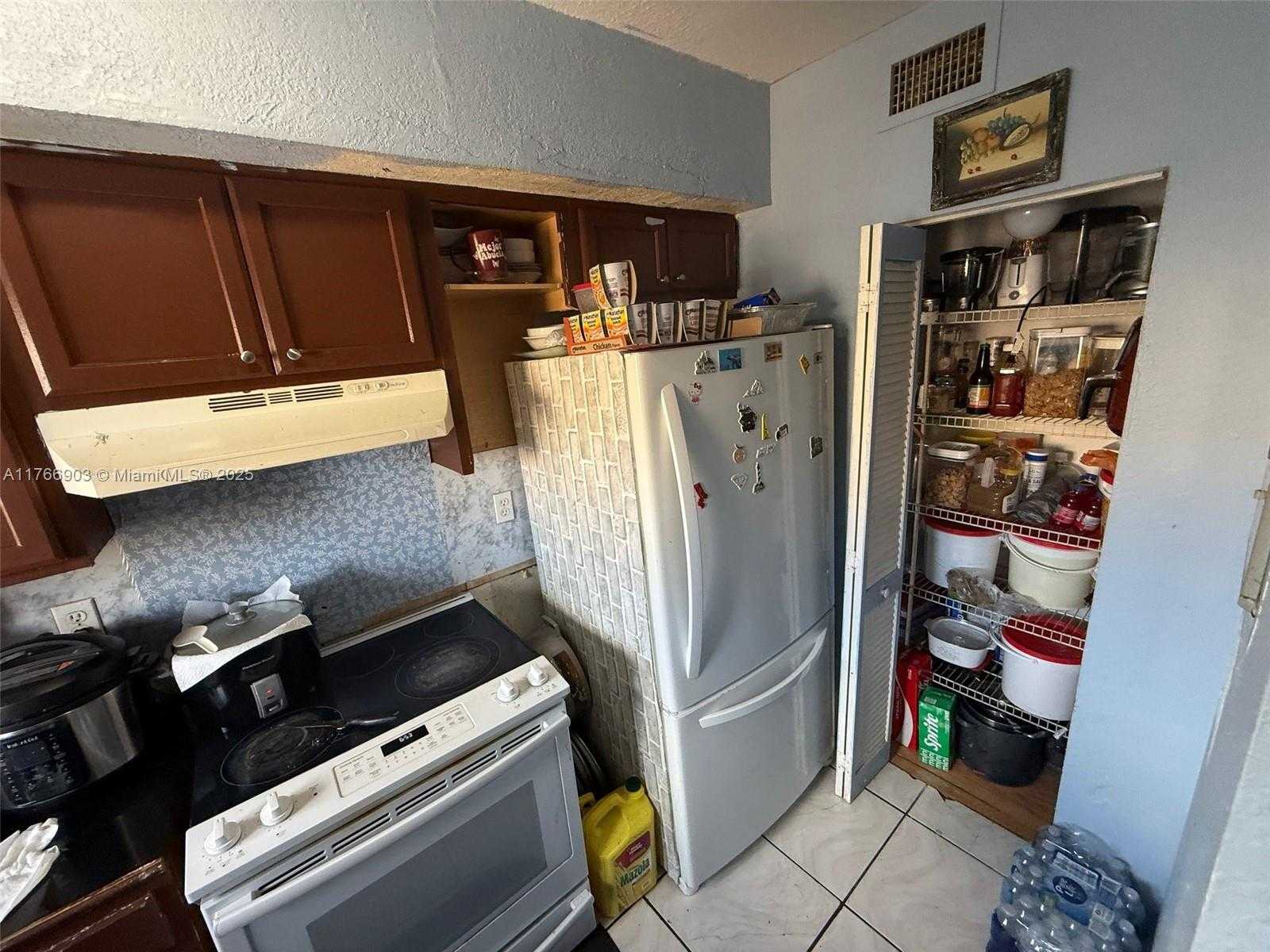 Small Image of 417 NORTH WEST 84TH ST #417, Miami Number 21