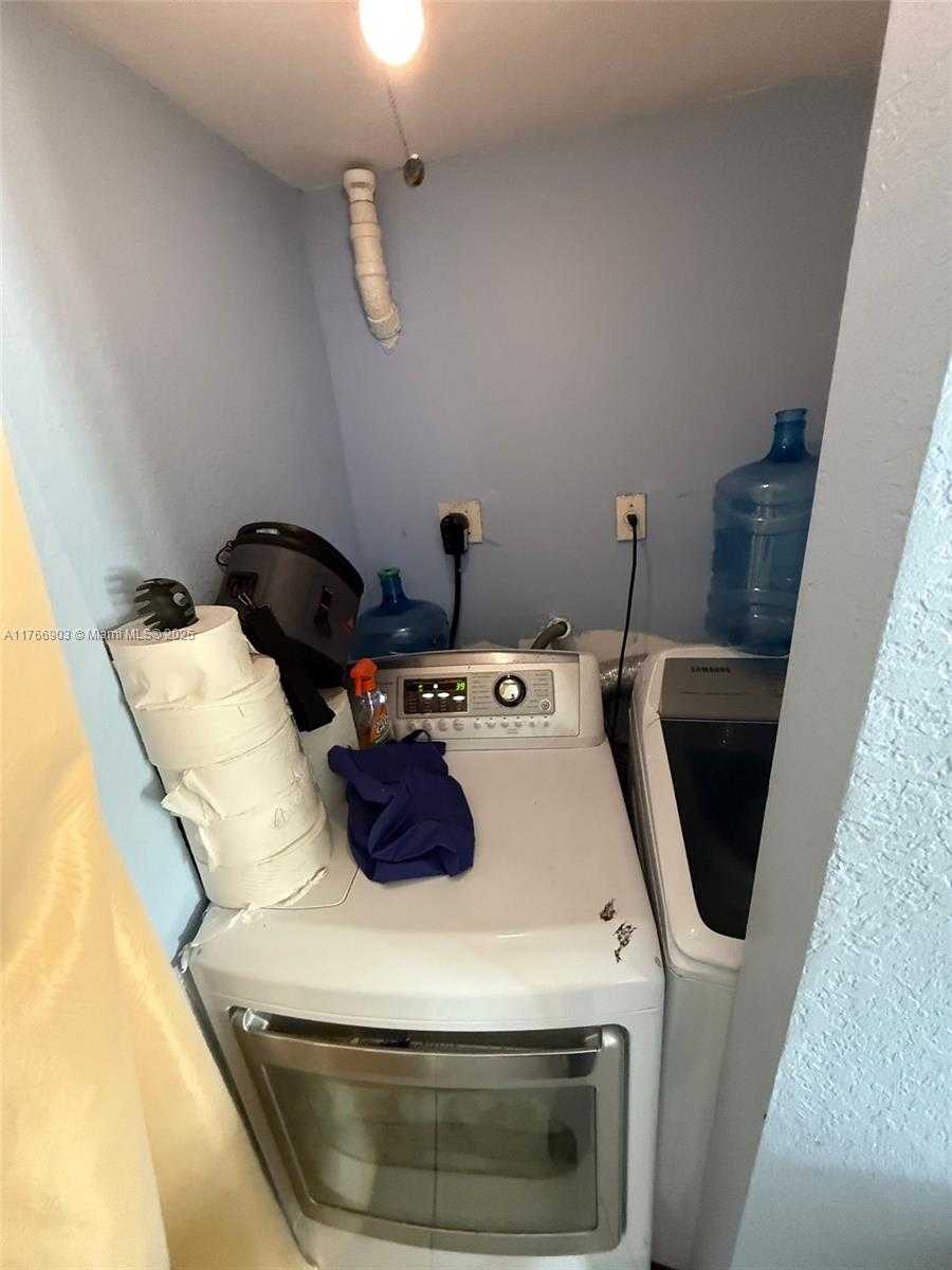 Small Image of 417 NORTH WEST 84TH ST #417, Miami Number 24