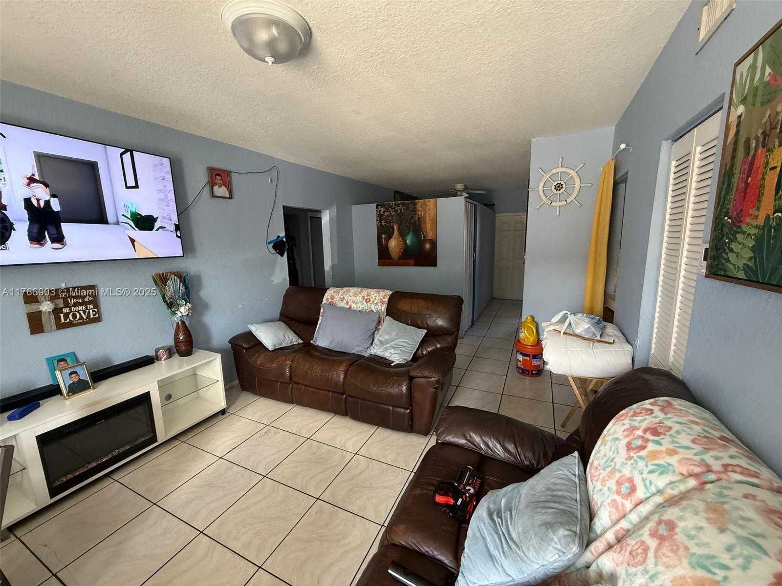Small Image of 417 NORTH WEST 84TH ST #417, Miami Number 25