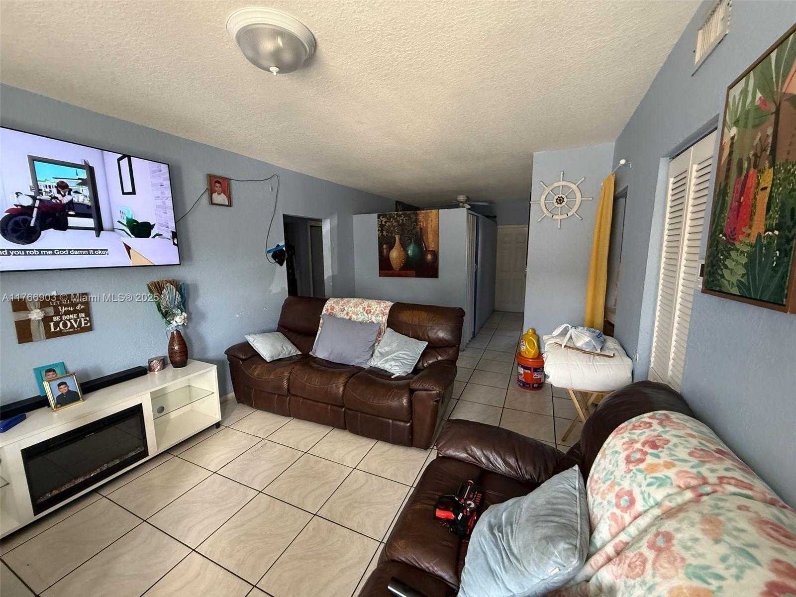 Small Image of 417 NORTH WEST 84TH ST #417, Miami Number 26