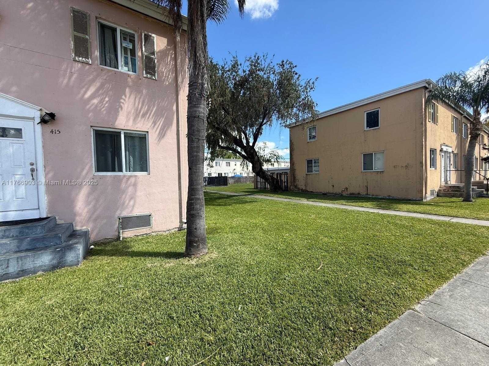 Small Image of 417 NORTH WEST 84TH ST #417, Miami Number 5