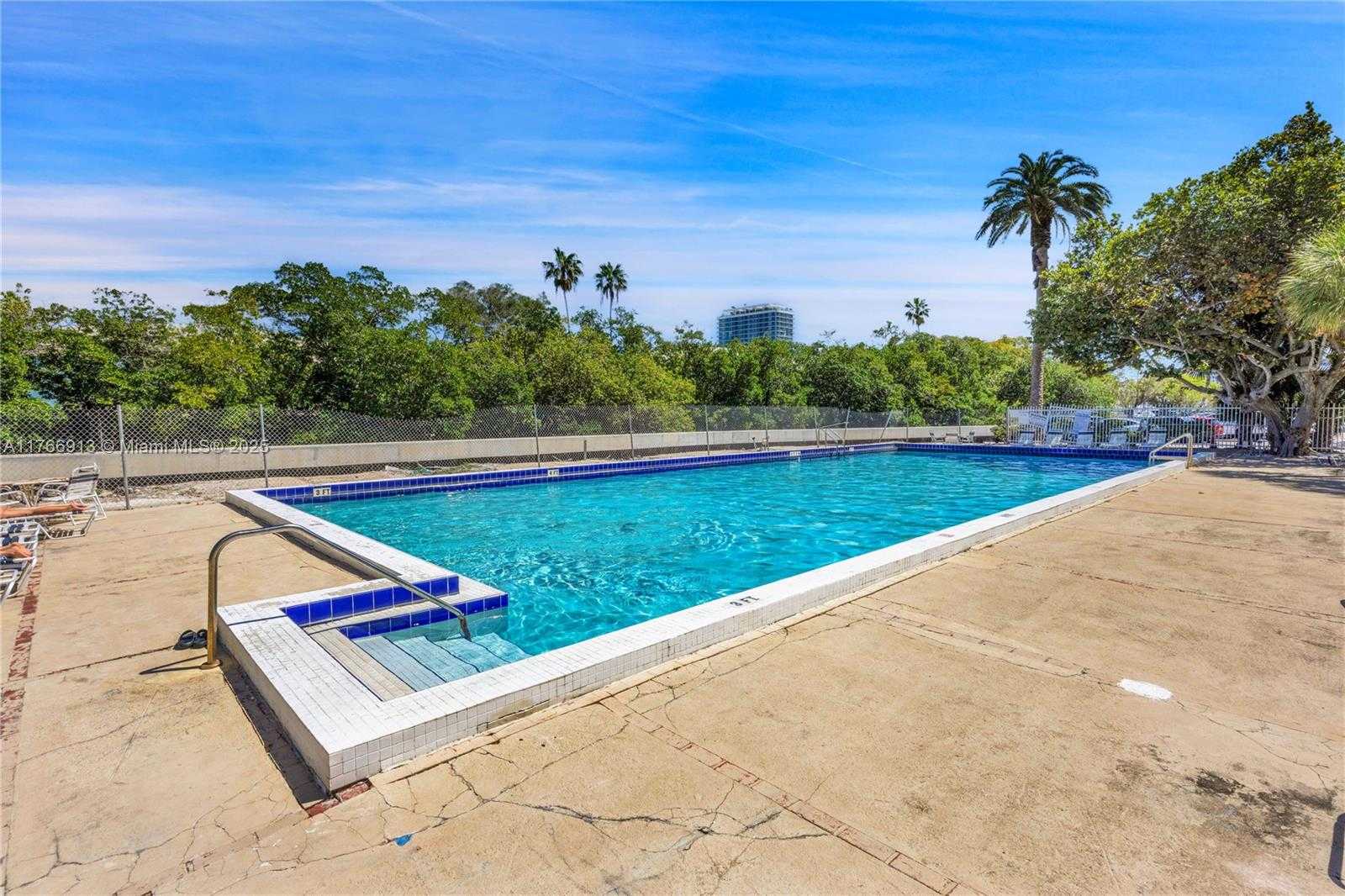 Small Image of 7441 WAYNE AVE #11F, Miami Beach Number 2