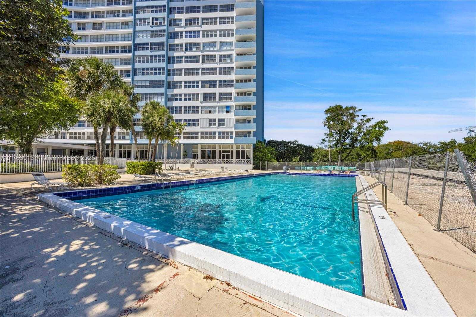 Small Image of 7441 WAYNE AVE #11F, Miami Beach Number 24