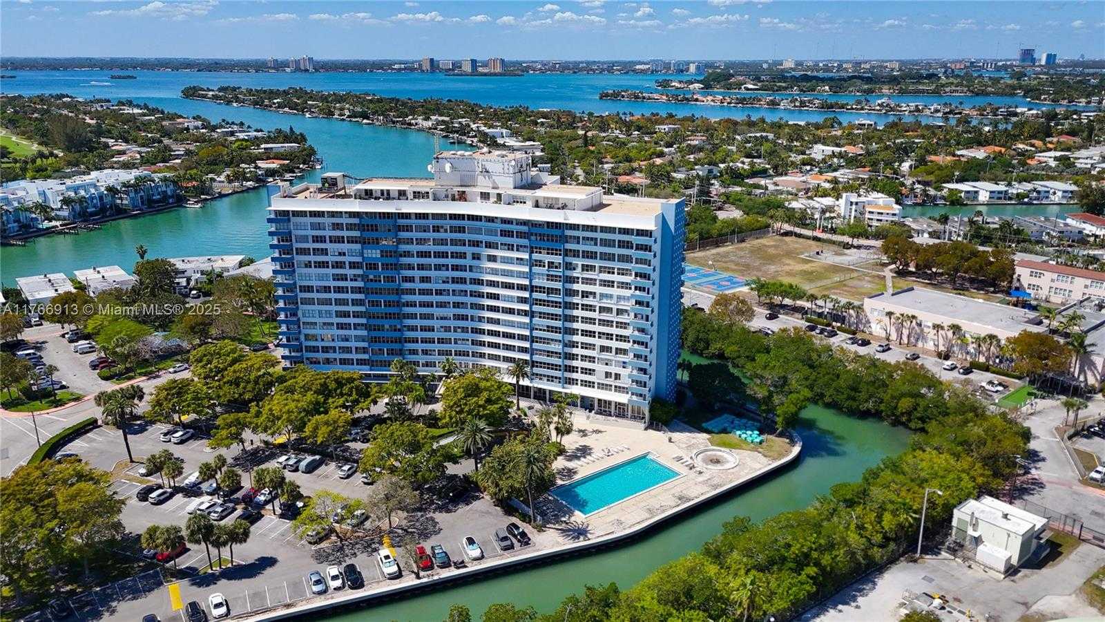 Small Image of 7441 WAYNE AVE #11F, Miami Beach Number 31
