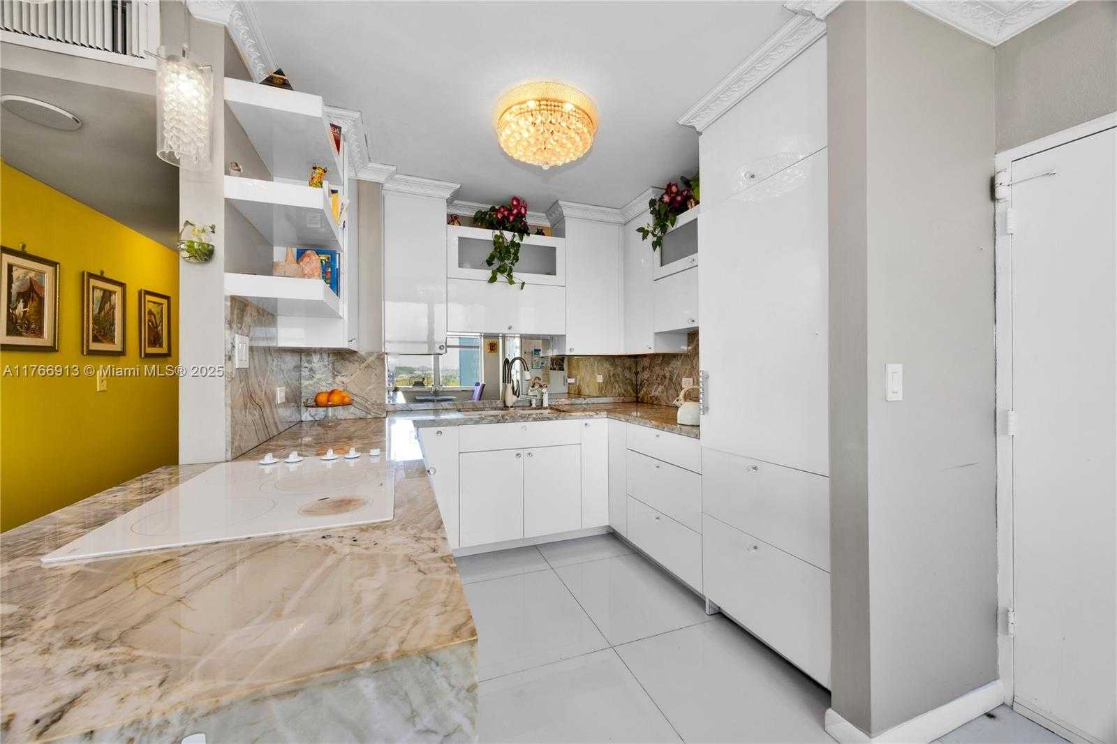 Small Image of 7441 WAYNE AVE #11F, Miami Beach Number 4