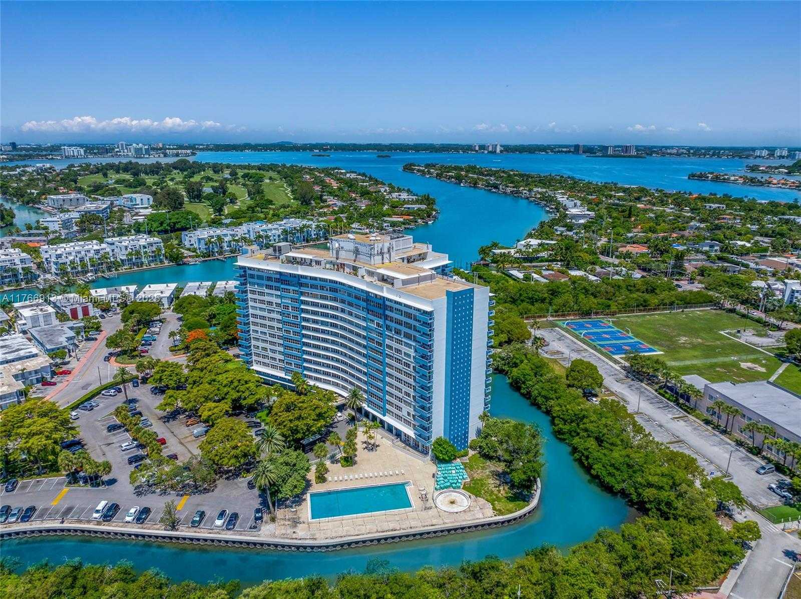 Small Image of 7441 WAYNE AVE #11F, Miami Beach Number 41