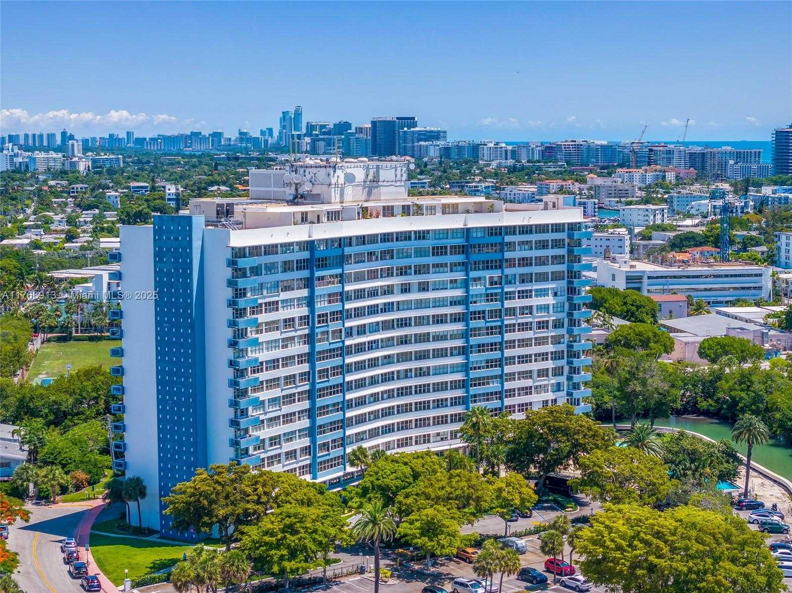 Small Image of 7441 WAYNE AVE #11F, Miami Beach Number 44