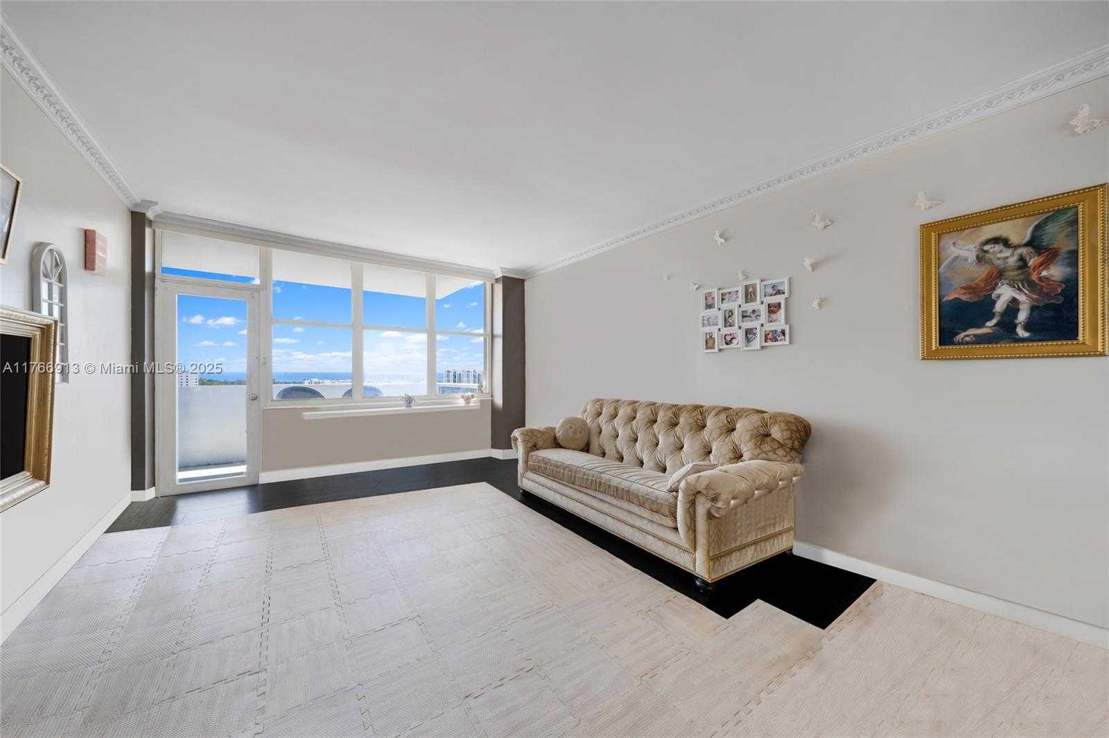 Small Image of 7441 WAYNE AVE #11F, Miami Beach Number 51