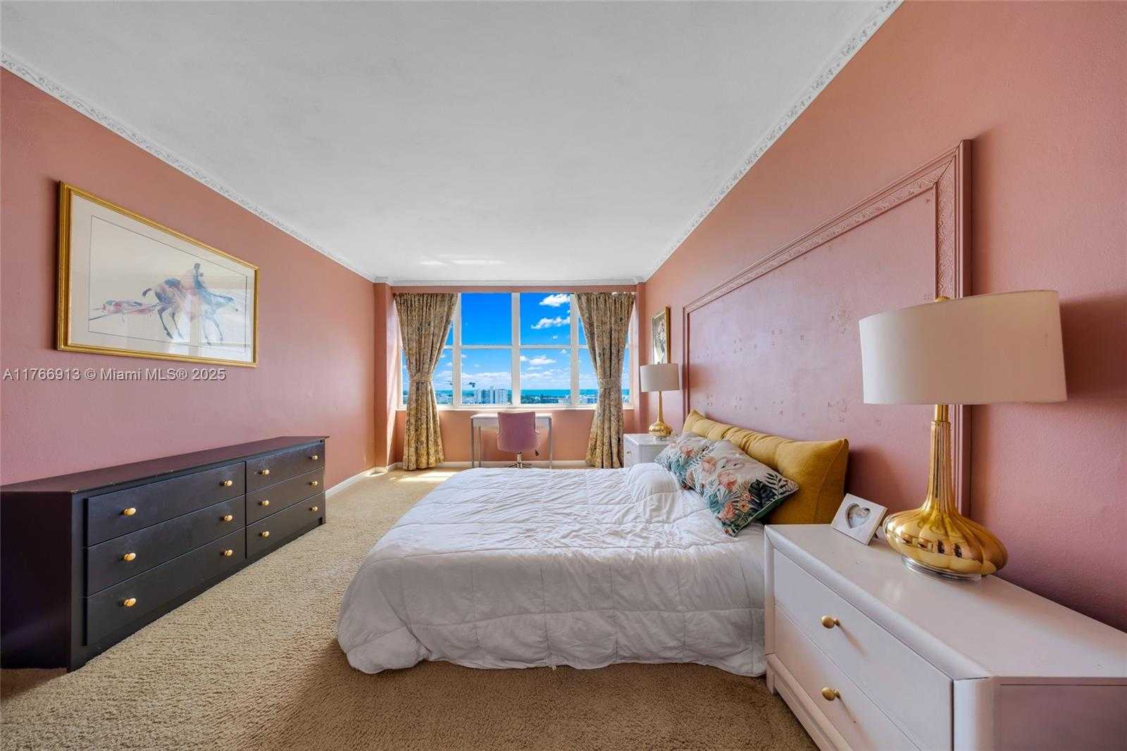 Small Image of 7441 WAYNE AVE #11F, Miami Beach Number 58