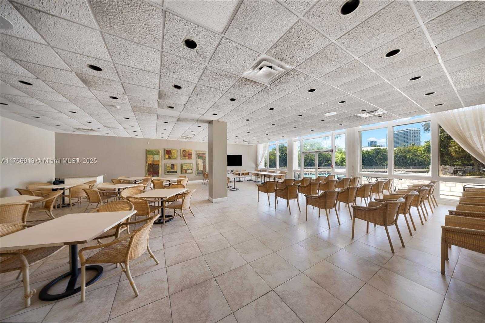 Small Image of 7441 WAYNE AVE #11F, Miami Beach Number 84