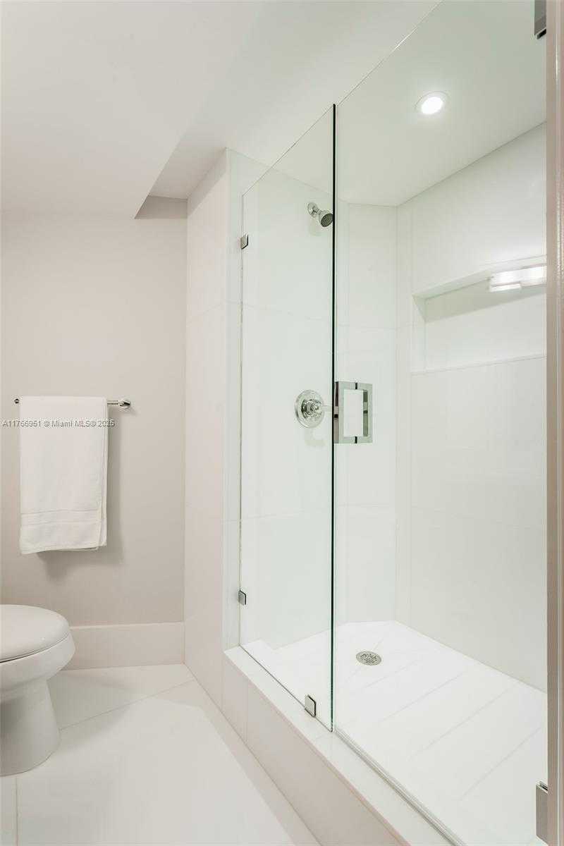 Small Image of 6700 INDIAN CREEK DR #1402, Miami Beach Number 13