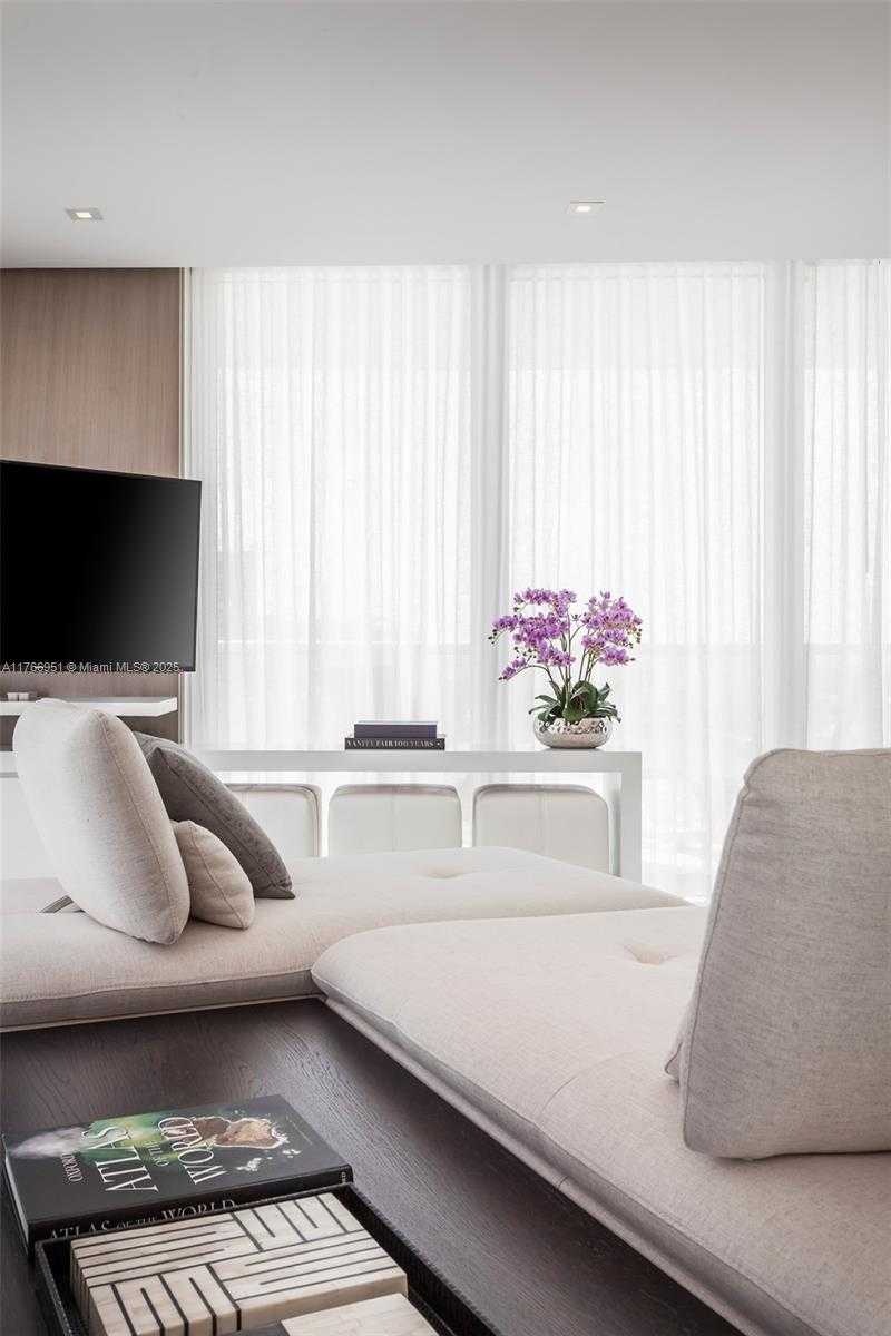 Small Image of 6700 INDIAN CREEK DR #1402, Miami Beach Number 24