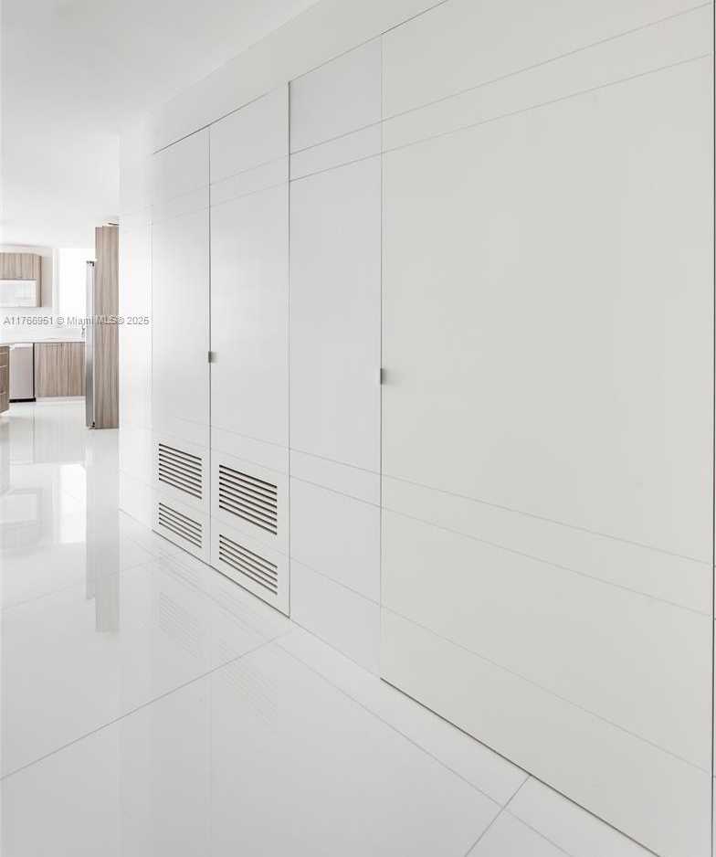 Small Image of 6700 INDIAN CREEK DR #1402, Miami Beach Number 9