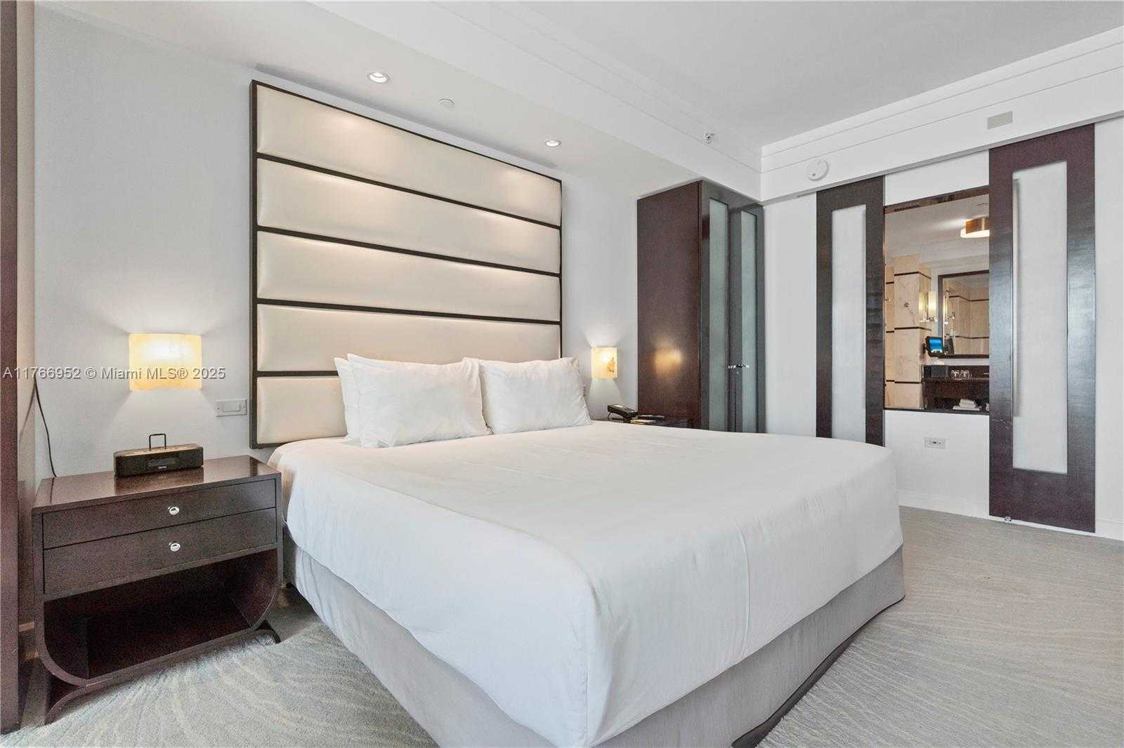 Small Image of 4391 COLLINS AVE #1618, Miami Beach Number 15