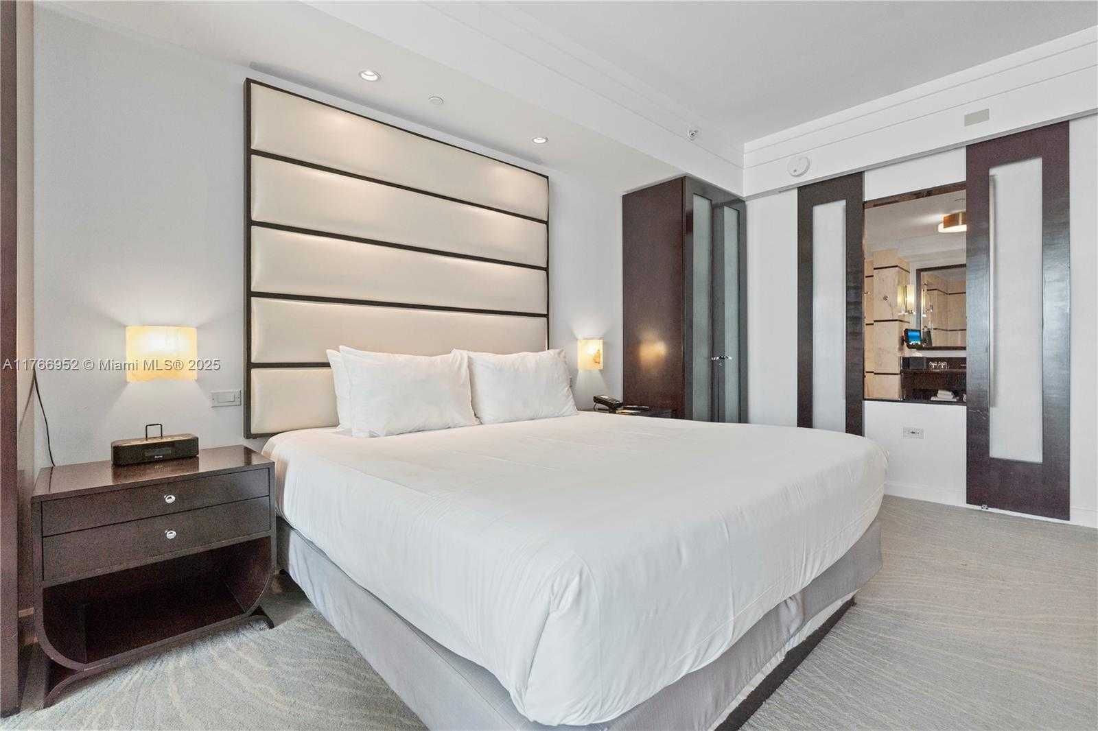 Small Image of 4391 COLLINS AVE #1618, Miami Beach Number 16