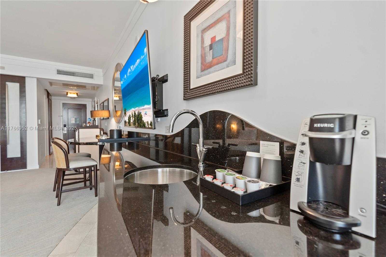 Small Image of 4391 COLLINS AVE #1618, Miami Beach Number 23