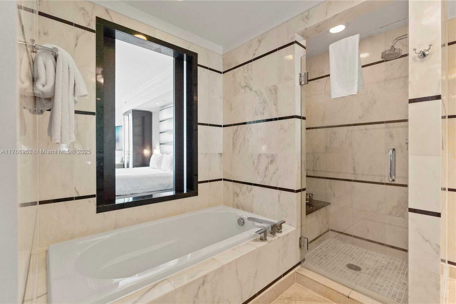 Small Image of 4391 COLLINS AVE #1618, Miami Beach Number 27