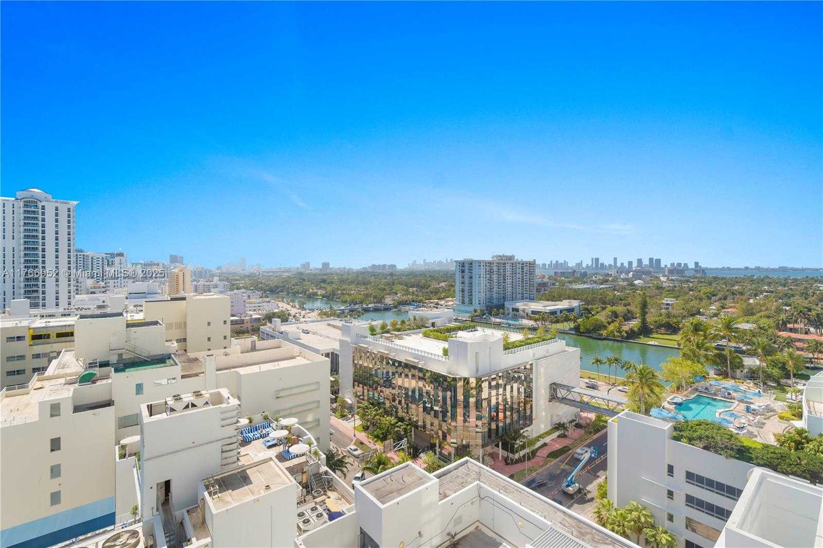 Small Image of 4391 COLLINS AVE #1618, Miami Beach Number 3