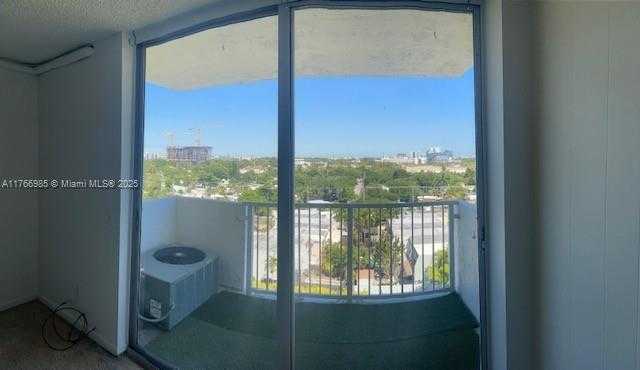 Small Image of 2020 #901, North Miami Number 21
