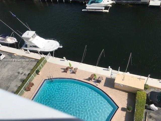 Small Image of 2020 #901, North Miami Number 6