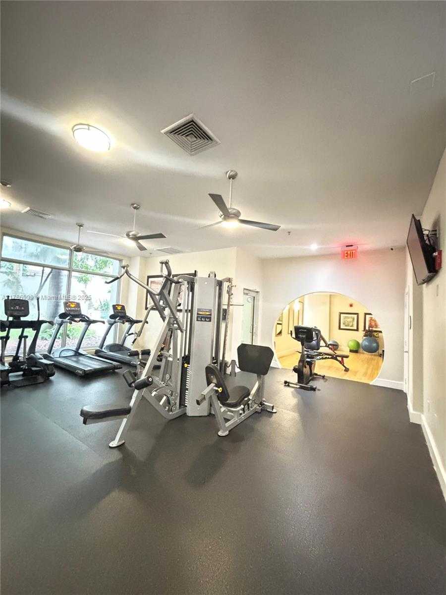 Small Image of 1830 RADIUS DR #604, Hollywood Number 20