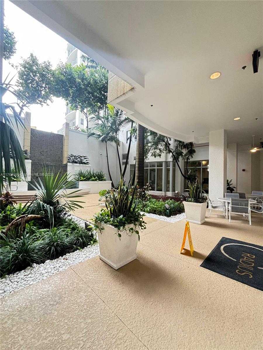 Small Image of 1830 RADIUS DR #604, Hollywood Number 3