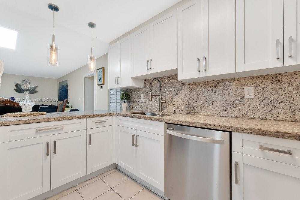 Small Image of 1810 WEST 56TH ST #3108, Hialeah Number 2