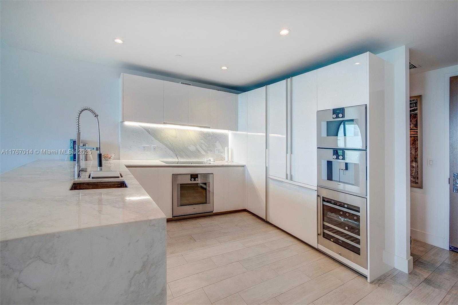 Small Image of 10201 COLLINS AVE #804, Bal Harbour Number 10