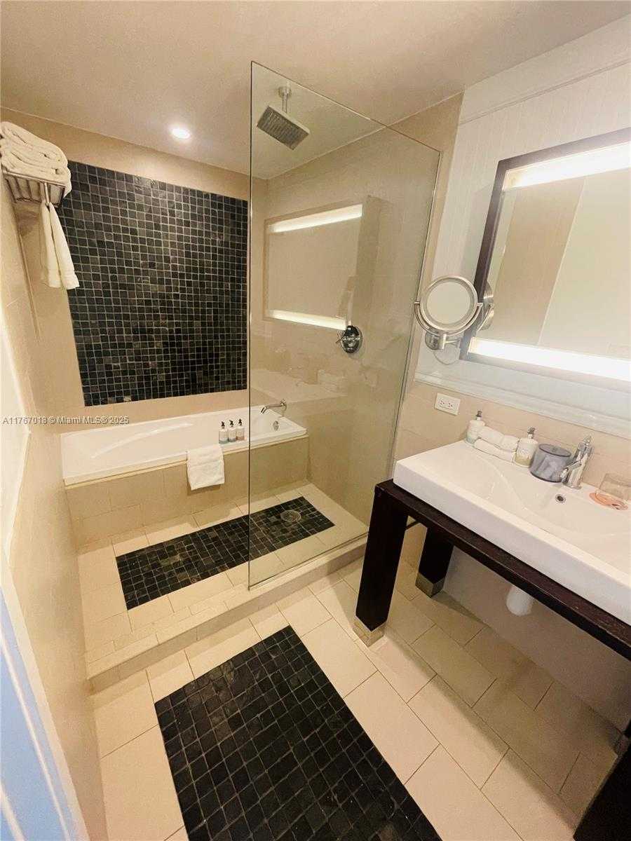 Small Image of 17315 COLLINS AVE #2007, Sunny Isles Beach Number 13