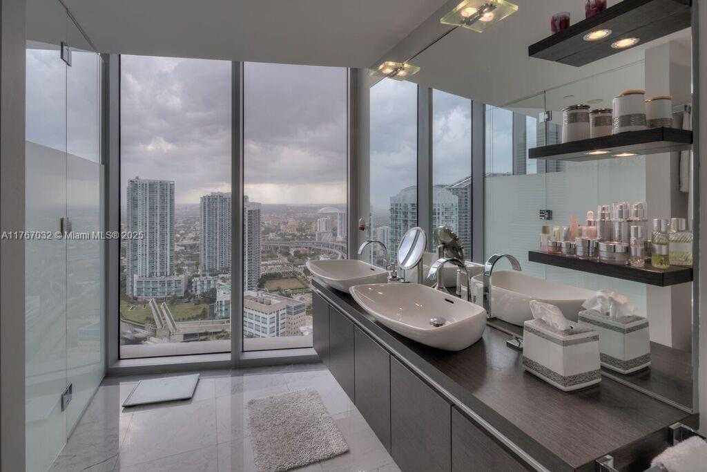 Small Image of 200 BISCAYNE BLVD WAY #4402, Miami Number 11