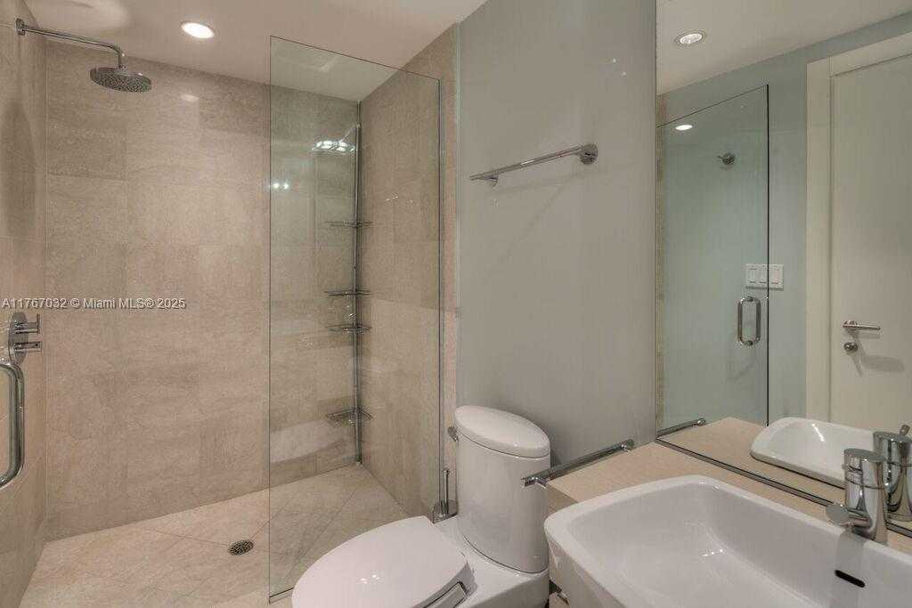 Small Image of 200 BISCAYNE BLVD WAY #4402, Miami Number 12