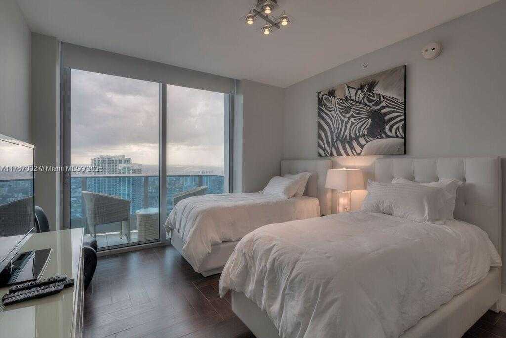 Small Image of 200 BISCAYNE BLVD WAY #4402, Miami Number 13