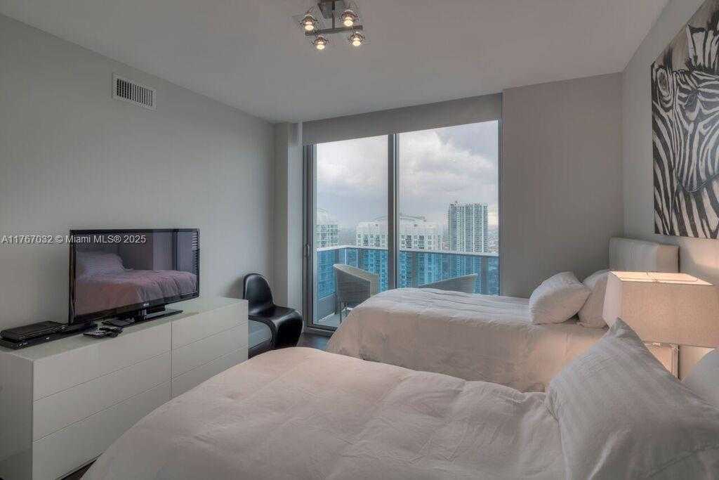 Small Image of 200 BISCAYNE BLVD WAY #4402, Miami Number 15