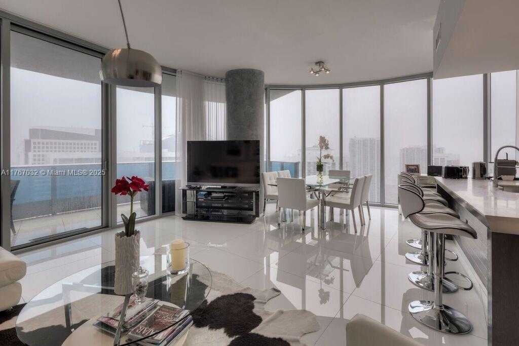 Small Image of 200 BISCAYNE BLVD WAY #4402, Miami Number 3