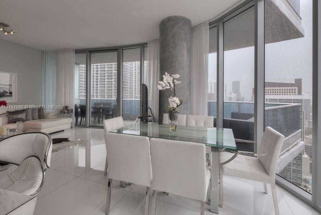 Small Image of 200 BISCAYNE BLVD WAY #4402, Miami Number 5