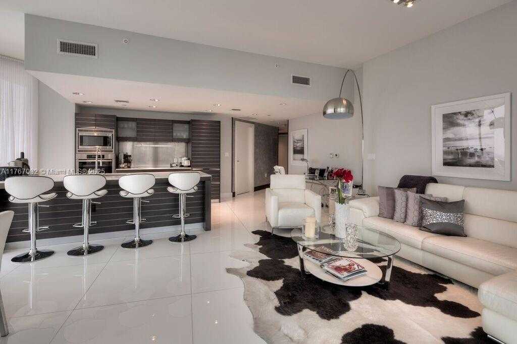 Small Image of 200 BISCAYNE BLVD WAY #4402, Miami Number 6
