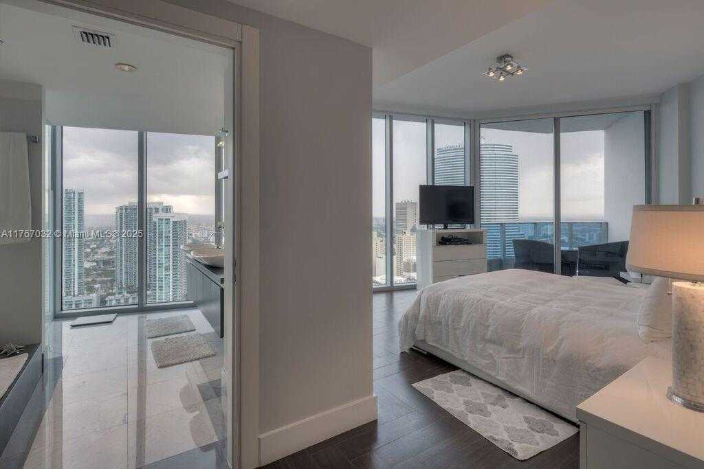 Small Image of 200 BISCAYNE BLVD WAY #4402, Miami Number 7