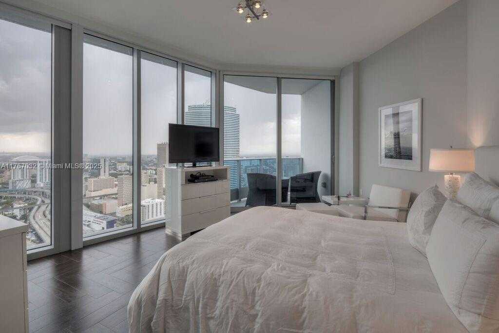 Small Image of 200 BISCAYNE BLVD WAY #4402, Miami Number 8