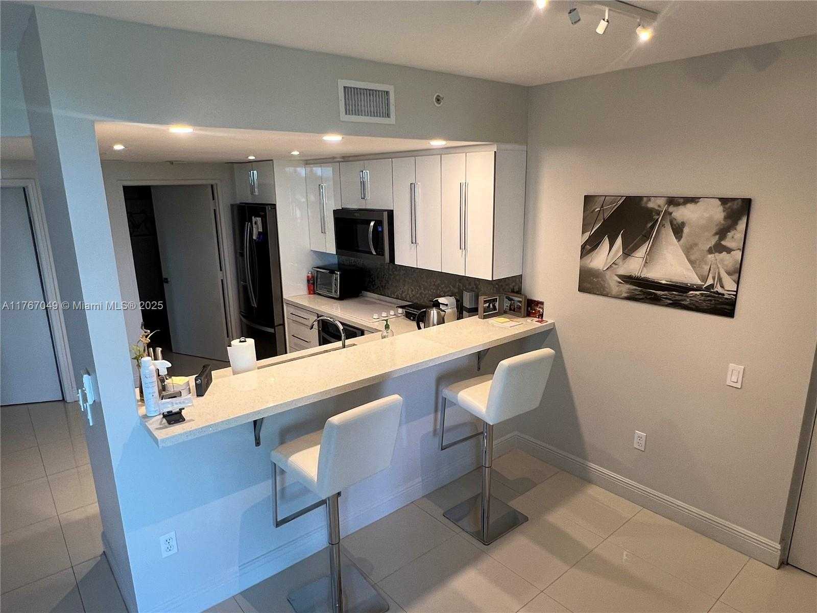 Small Image of 6305 INDIAN CREEK DR #4E, Miami Beach Number 10