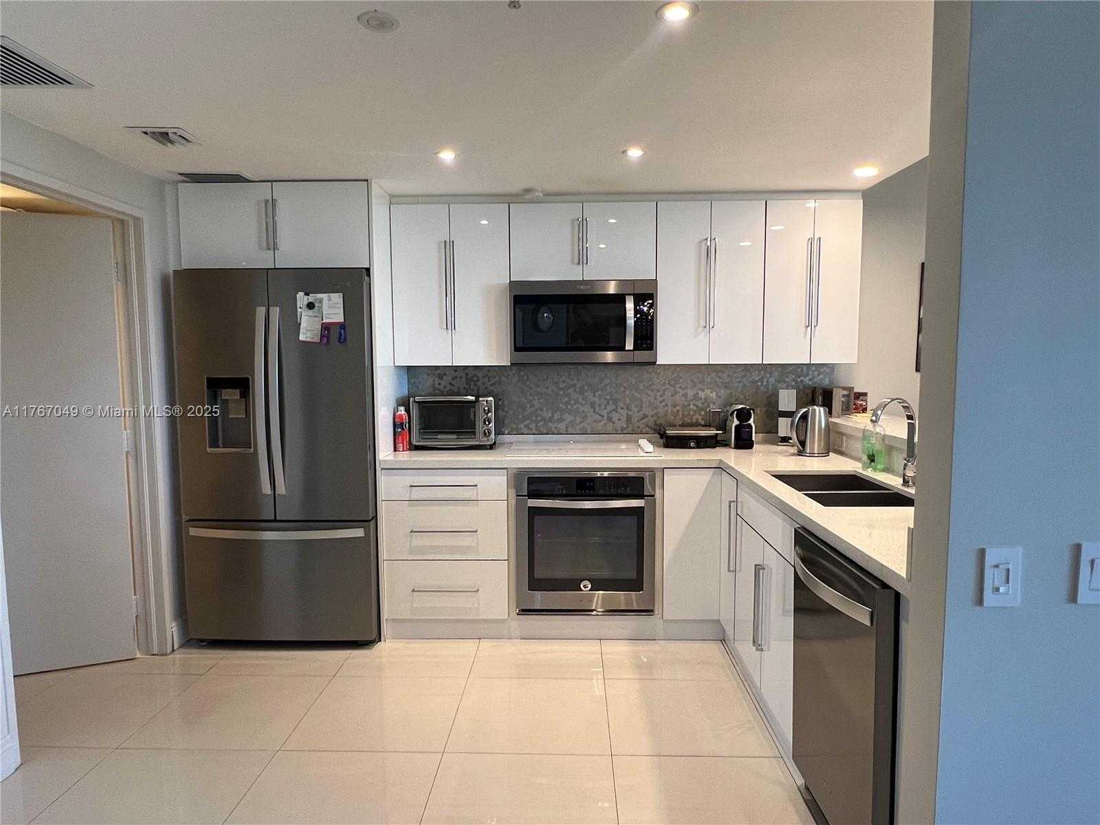 Small Image of 6305 INDIAN CREEK DR #4E, Miami Beach Number 11