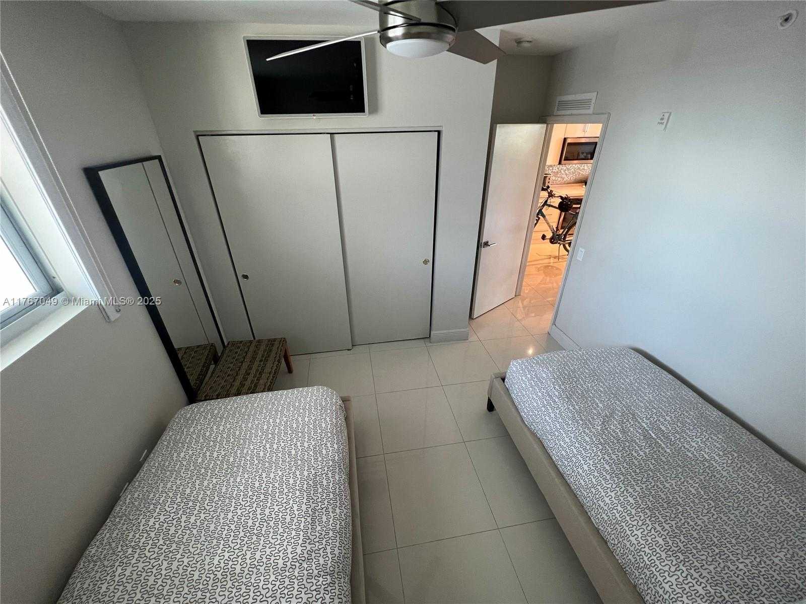 Small Image of 6305 INDIAN CREEK DR #4E, Miami Beach Number 17
