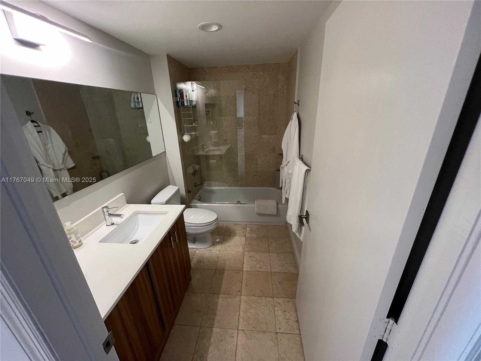 Small Image of 6305 INDIAN CREEK DR #4E, Miami Beach Number 23
