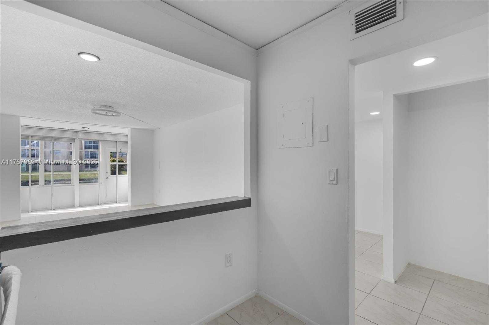 Small Image of 8040 NORTH SUNRISE LAKES DR #106, Sunrise Number 10