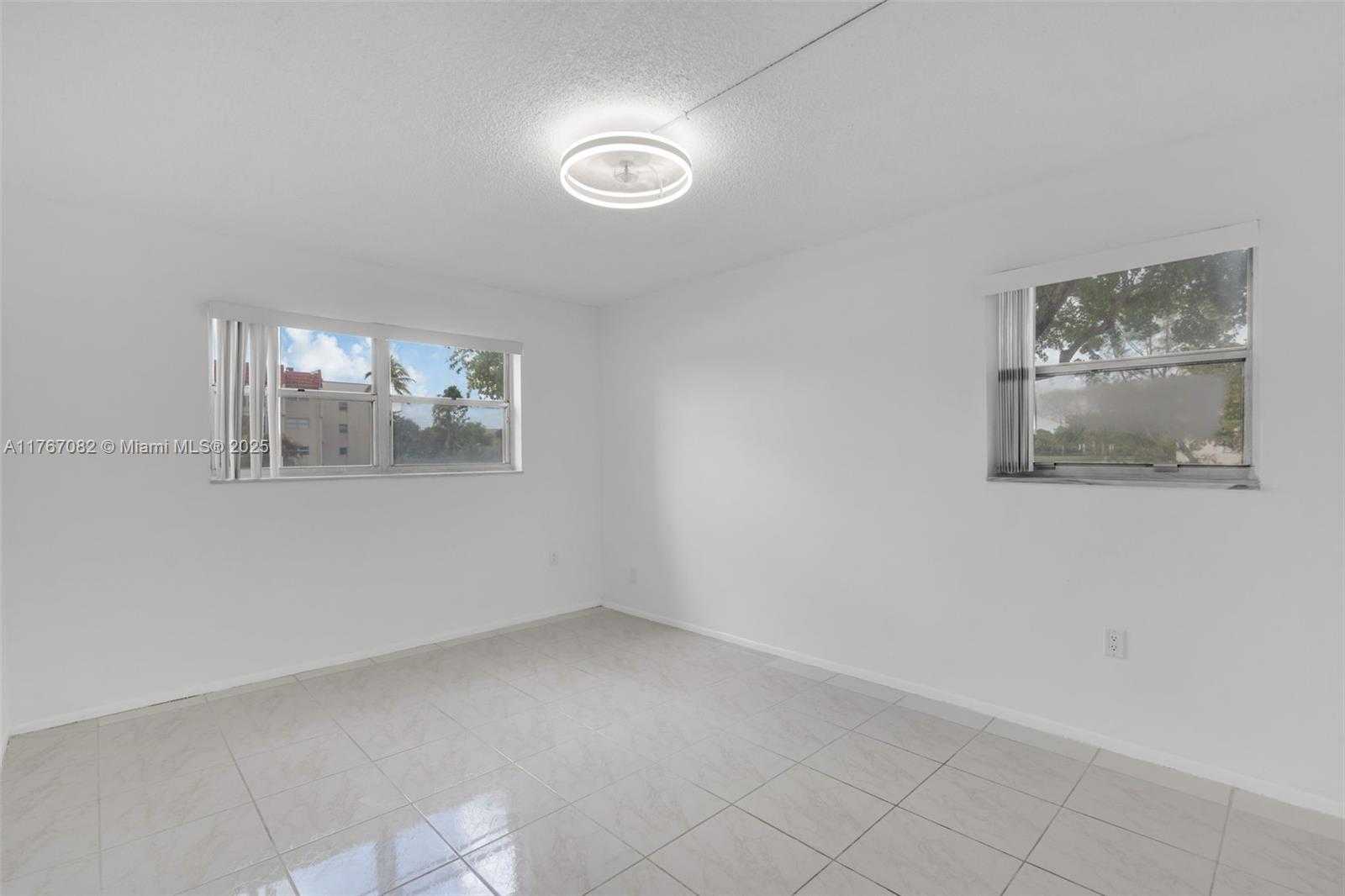 Small Image of 8040 NORTH SUNRISE LAKES DR #106, Sunrise Number 11
